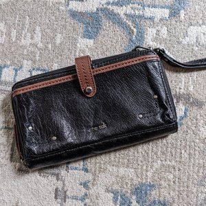 The Sak Wallet Purse in Textured Black Leather with‎ Brown Detailing
